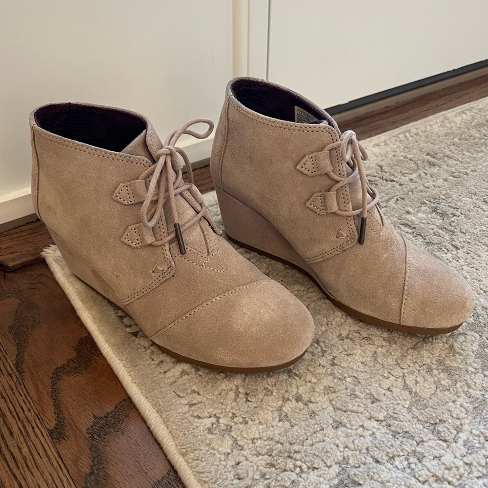 TOMS Kala ankle wedge booties Size 8